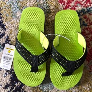 🧜🏼‍♀️3 for $15 item!🧜🏼‍♀️ lime green sandals